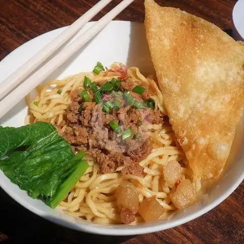 Gambar Makanan Bakmie Babi Hauce, Tangkuban Perahu 7