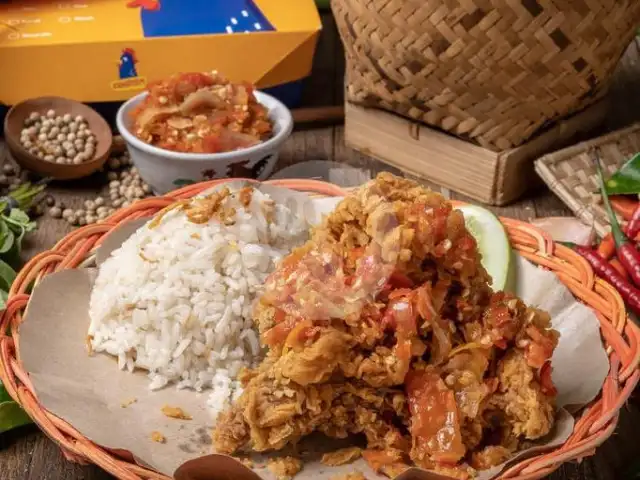 Gambar Makanan Ikan Ayam Geprek Kanayam, Gorontalo 4