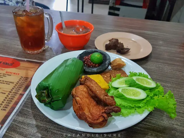 Gambar Makanan AyamGorengNikmatPanaitan 6