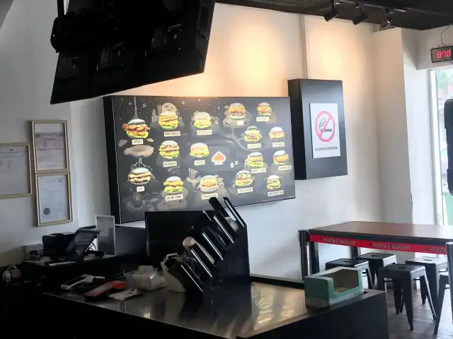 Spade’s Burger Food Photo 5
