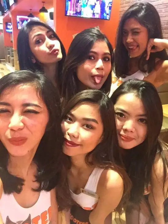 Gambar Makanan Hooters Jakarta 13