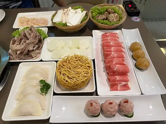 Gogo Steamboat Restaurant