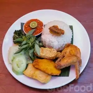 Gambar Makanan Warung Siti Neneng Tempong, Jalan N Khauripan 8