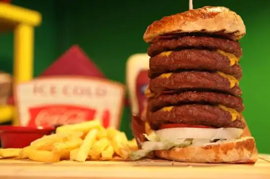 Retro Burger'nin yemek ve ambiyans fotoğrafları 1