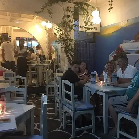 Gambar Makanan Santorini Greek Restaurant 11