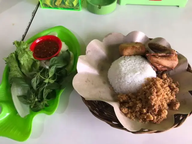 Gambar Makanan Special Ayam Goreng Kalasan Yogya 2