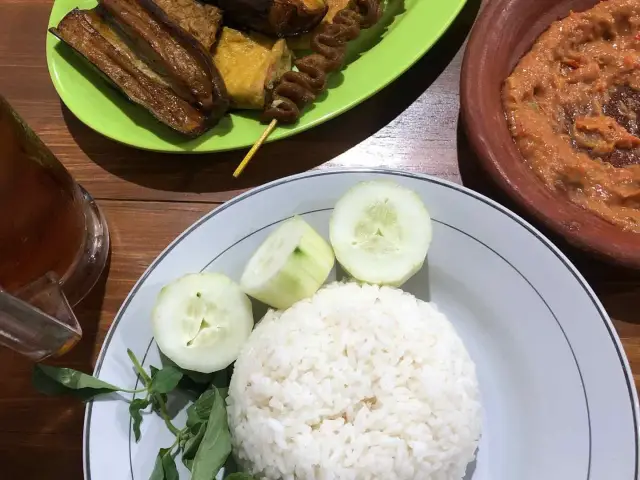 Gambar Makanan Penyetan Surabaya Sambel Kendel 1