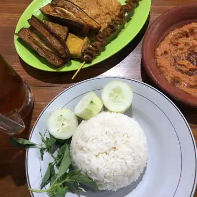 Penyetan Surabaya Sambel Kendel