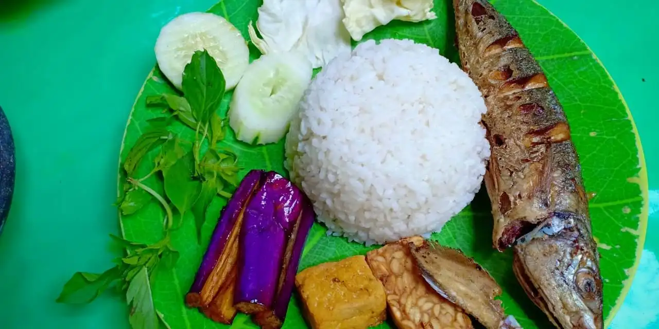 Warung Nasi Lalap Azka, Hidayatullah