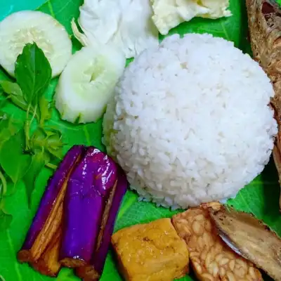 Warung Nasi Lalap Azka, Hidayatullah