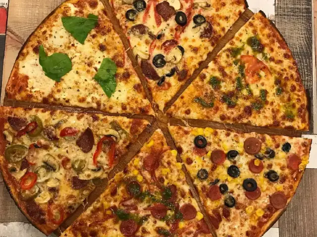 Fondness Pizza'nin yemek ve ambiyans fotoğrafları 1