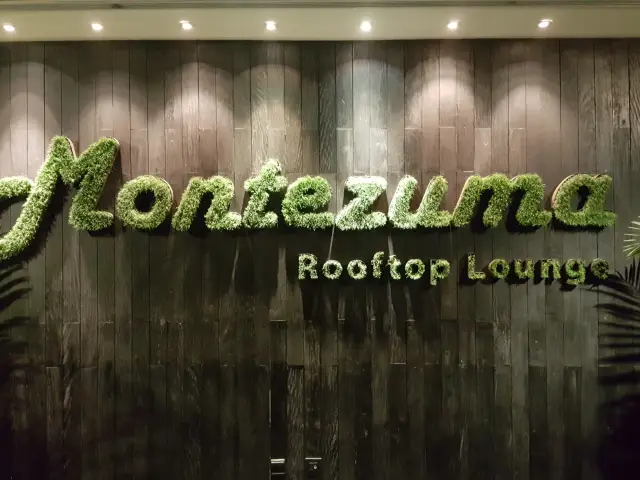 Gambar Makanan Montezuma Rooftop Lounge - FM7 Resort Hotel 4