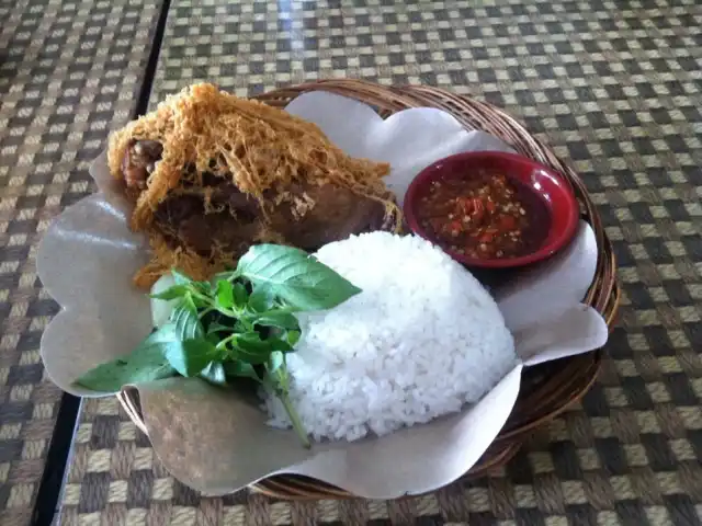 Gambar Makanan Bebek Goreng H. Slamet 10