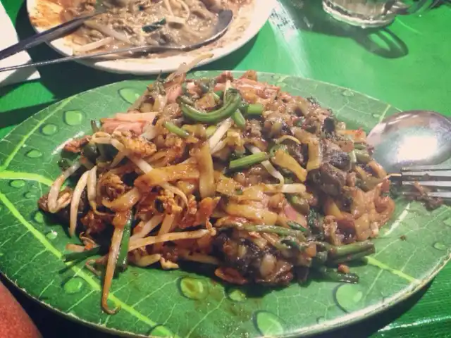 Char Kuey Tiaw Pucuk Paku Food Photo 3