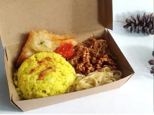 Nasi Kuning Dapurnya Suri, Pesona Bunga Nirwana