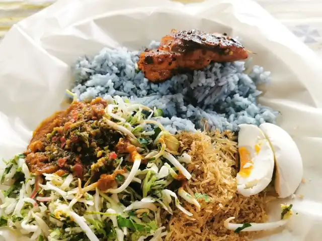 Fauzi Nasi Kerabu Food Photo 8