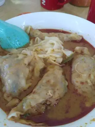 Curry Mee & Yong Tau Fu (Aunty LOH & SON)