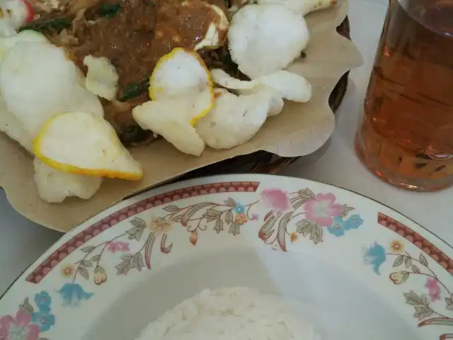 Gambar Makanan Warung Lotek Cihapit 'Ibu Siti' 11