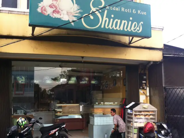 Shianies Bakery