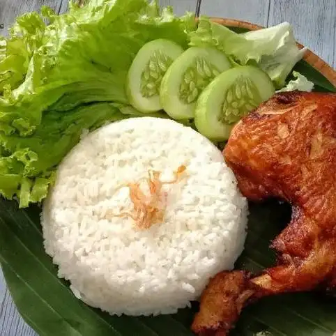 Gambar Makanan Ayam Goreng Pejantan Momski Yuga, Gang Sukaresik 3 (Gang Pojok) 16