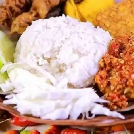 Gambar Makanan Ayam Penyet & Ayam Bakar Bu Ayang, Bromo 9