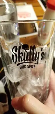 Skully&apos;s'nin yemek ve ambiyans fotoğrafları 2