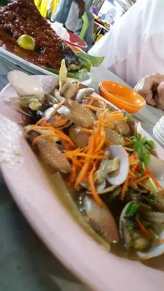 Sabak Awor Seafood Court
