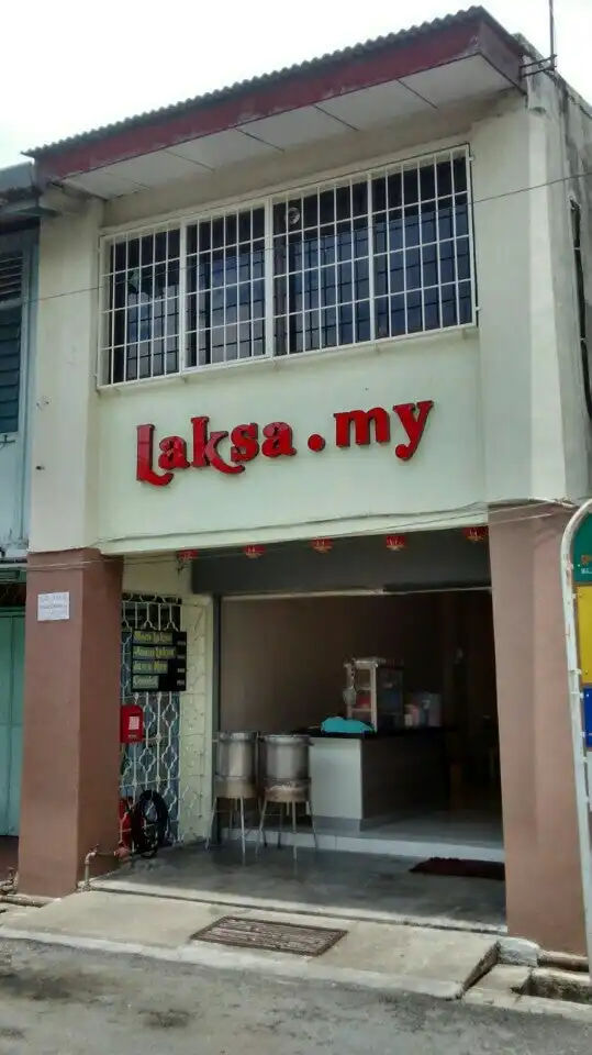 laksa, siam laksa, nasi lemak, cendol, ais kacang, etc.