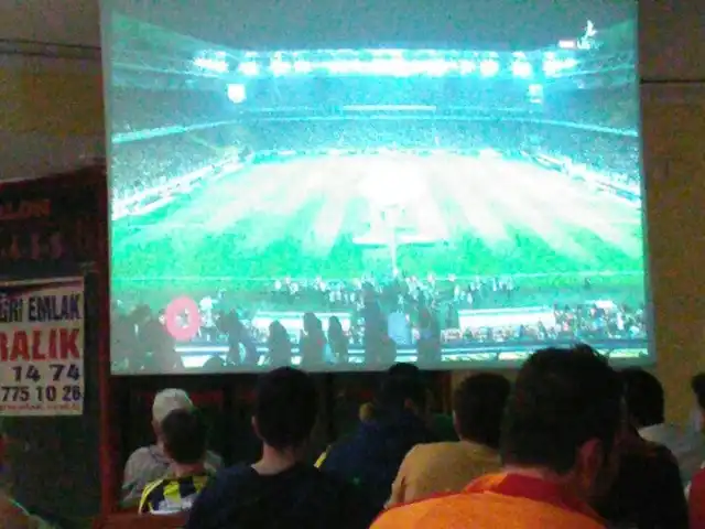 Stadium cafe metropol'nin yemek ve ambiyans fotoğrafları 4