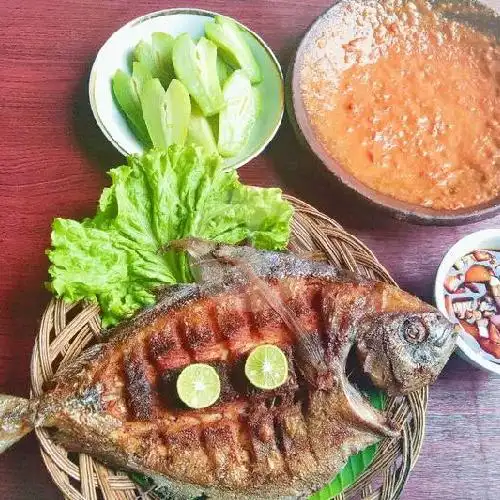 Gambar Makanan Seafood ( Nafhisya 01 ) Pecel Lele, Jln Raya.Jatiasih No44 Komsen 18