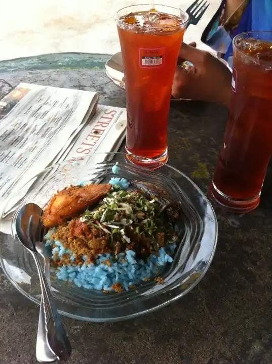 Kak Tie Nasi Kerabu Food Photo 10