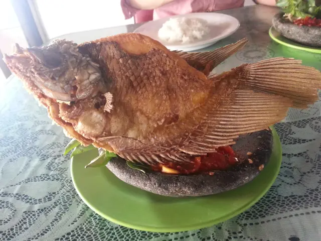 Gambar Makanan Pecel Lele Pak Jo 12