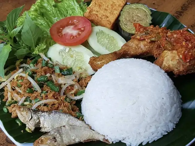 Gambar Makanan Ayam Penyet Joko Solo 7