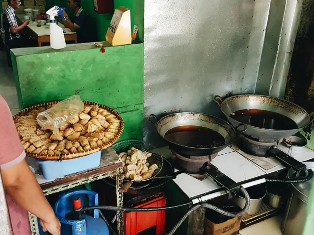 Gambar Makanan Batagor & Mie Baso Isan 4