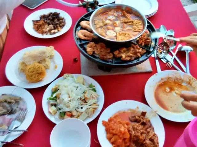 The Captain Steamboat & Grill Food Photo 2