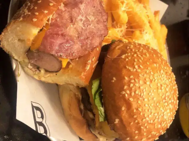 Brox Burger & More'nin yemek ve ambiyans fotoğrafları 7