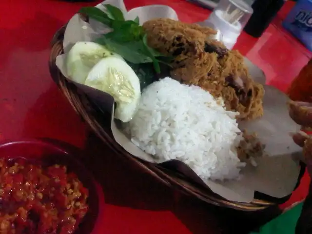 Gambar Makanan Bebek Goreng H. Slamet 12