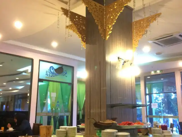 Samudera Cafe, Putra Brasmana Hotel Food Photo 2