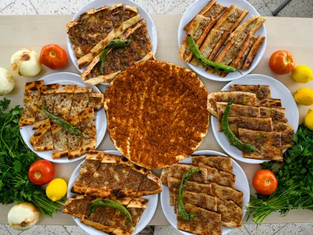 Tepe Lahmacun Pide & Döner'nin yemek ve ambiyans fotoğrafları 1