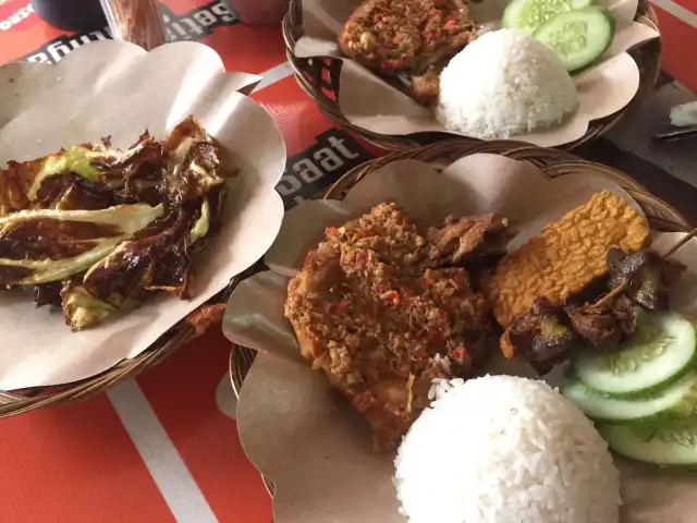 Gambar Makanan Ayam Gepuk Sambal Bawang Pak Gembus 11