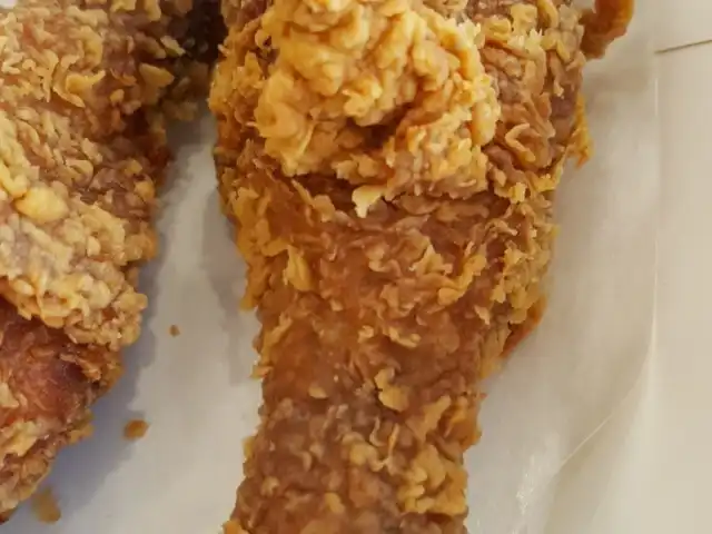 Chicking Fried Chicken Food Photo 2