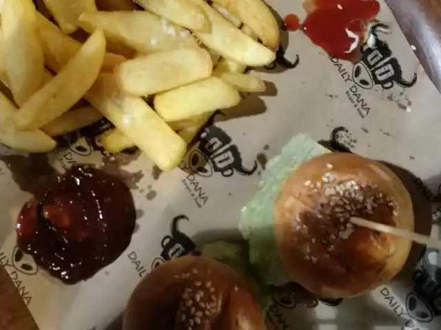 Daily Dana Burger & Steak'nin yemek ve ambiyans fotoğrafları 7