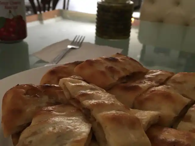 Helvacıoğlu Pastanesi'nin yemek ve ambiyans fotoğrafları 1