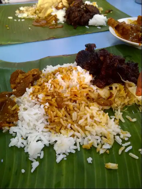 Meena Curry House Food Photo 1