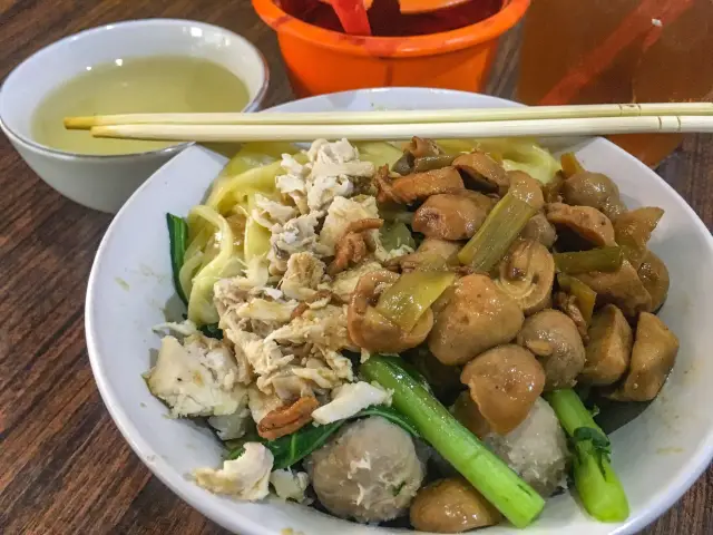 Gambar Makanan Bakmi Sanjaya 12