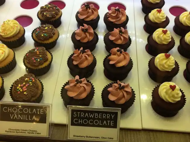 Gambar Makanan Twelve Cupcakes 10