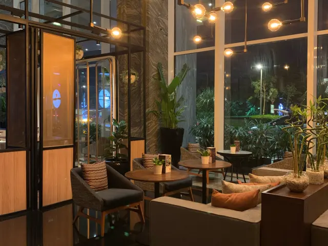 Gambar Makanan Brownmilk Deli - Hotel Swissotel Jakarta PIK Avenue 14