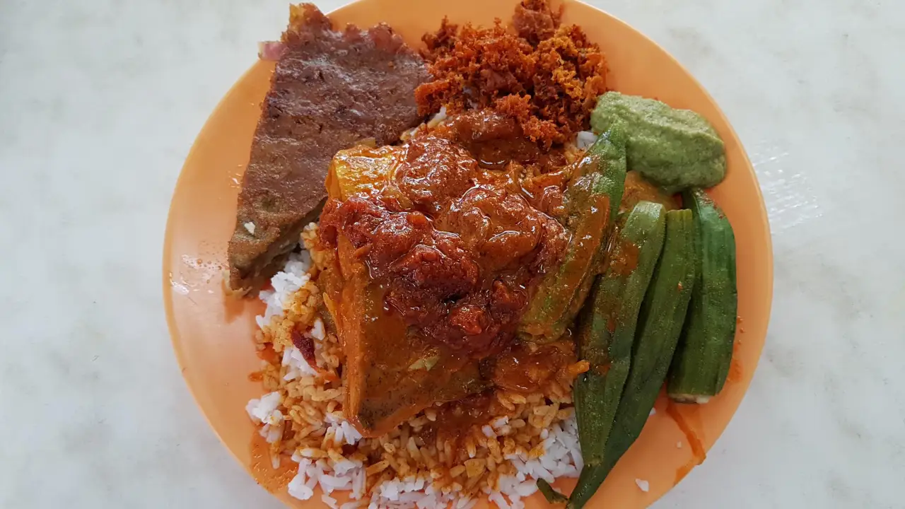 KEDAI NASI BALUT