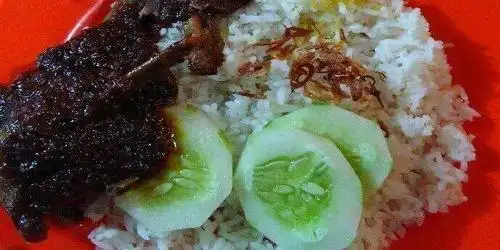 Nasi Bebek Cita Rasa Khas Madura, H Selong