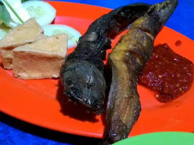 Gambar Makanan Warung Sea Food Depan Puskib 1